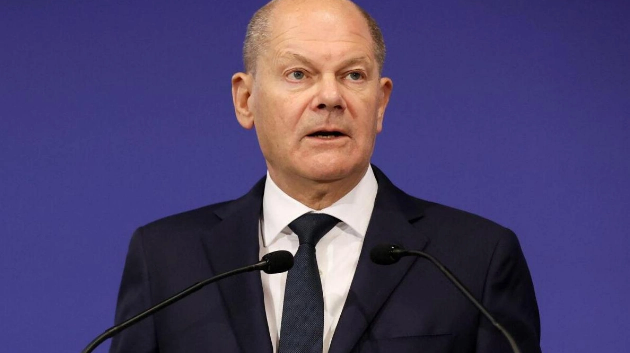 Scholz Faces Pressure to Accelerate Confidence Vote for Snap Elections