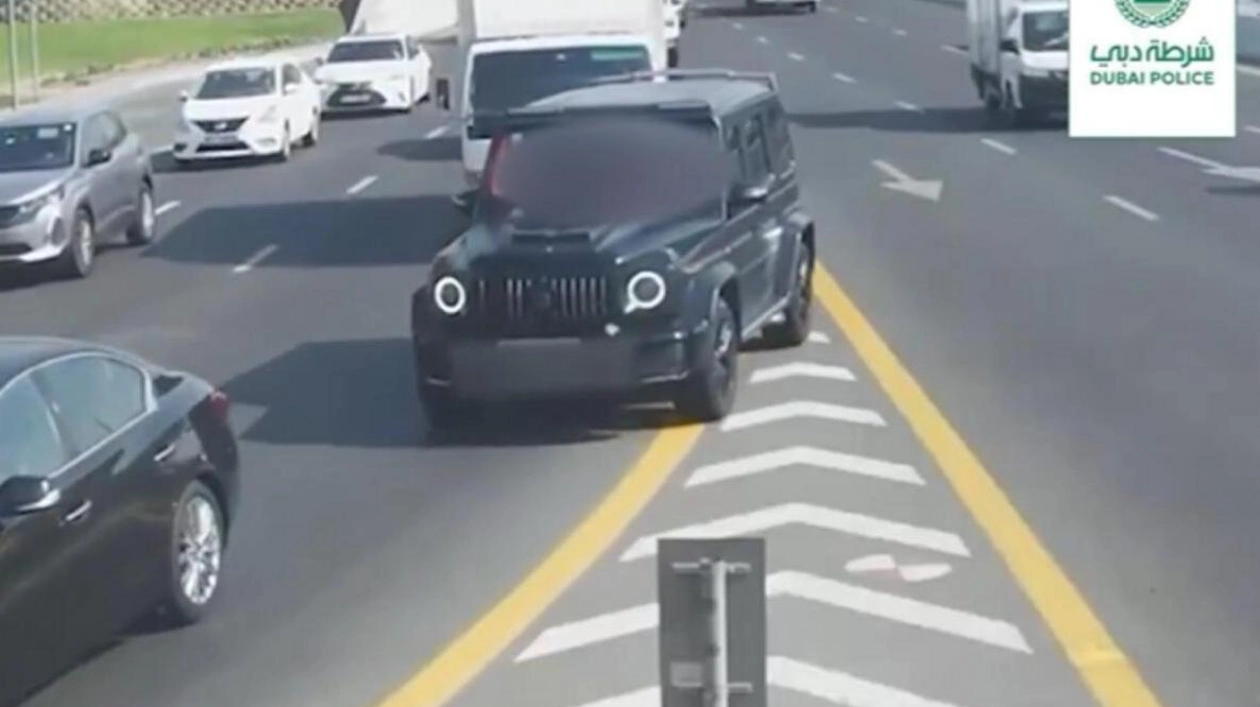 Dubai Police Enforce Strict Penalties for Lane Violations