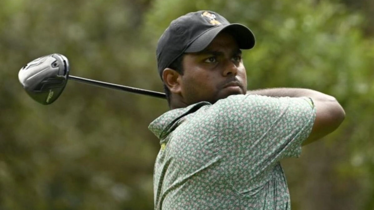 Rayhan Thomas Advances to Final Stage of PGA Tour Qualifying