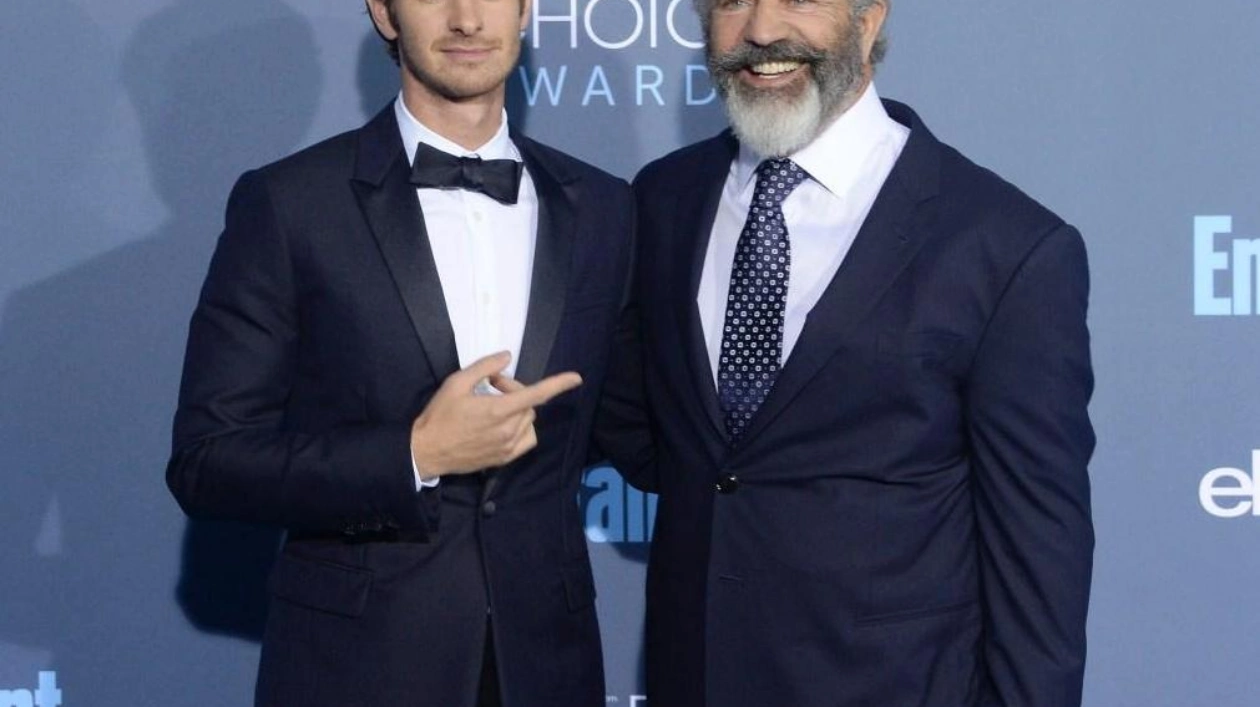 Andrew Garfield Defends Mel Gibson: Social Media Reacts