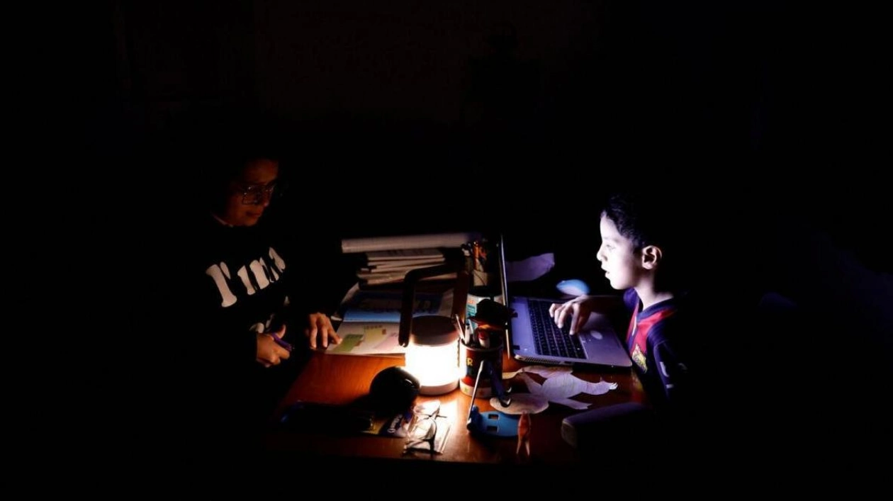 Ecuador Extends Nationwide Power Cuts to 12 Hours Daily