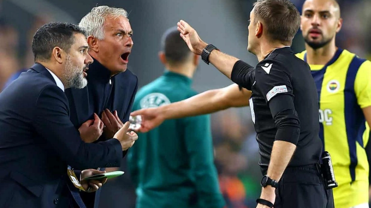 Mourinho Sarcastically Praises Referee Turpin After Red Card