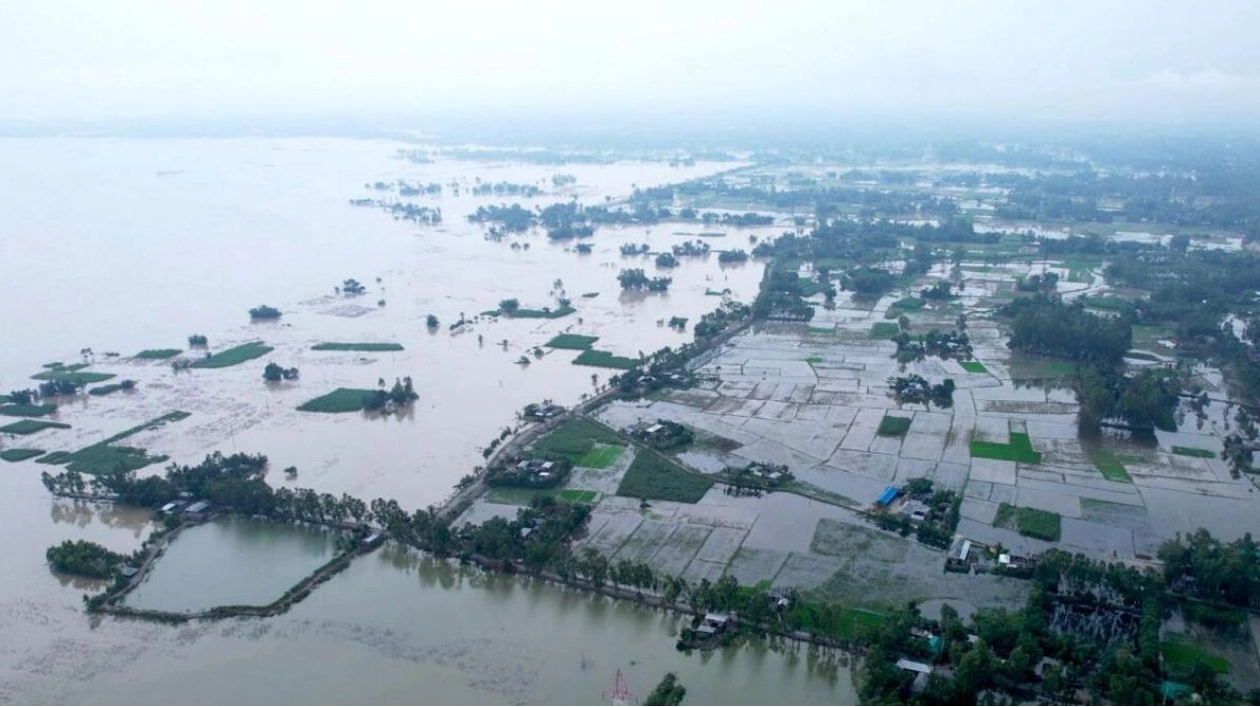 Flooding in Bangladesh Displaces Thousands and Threatens Further Damage