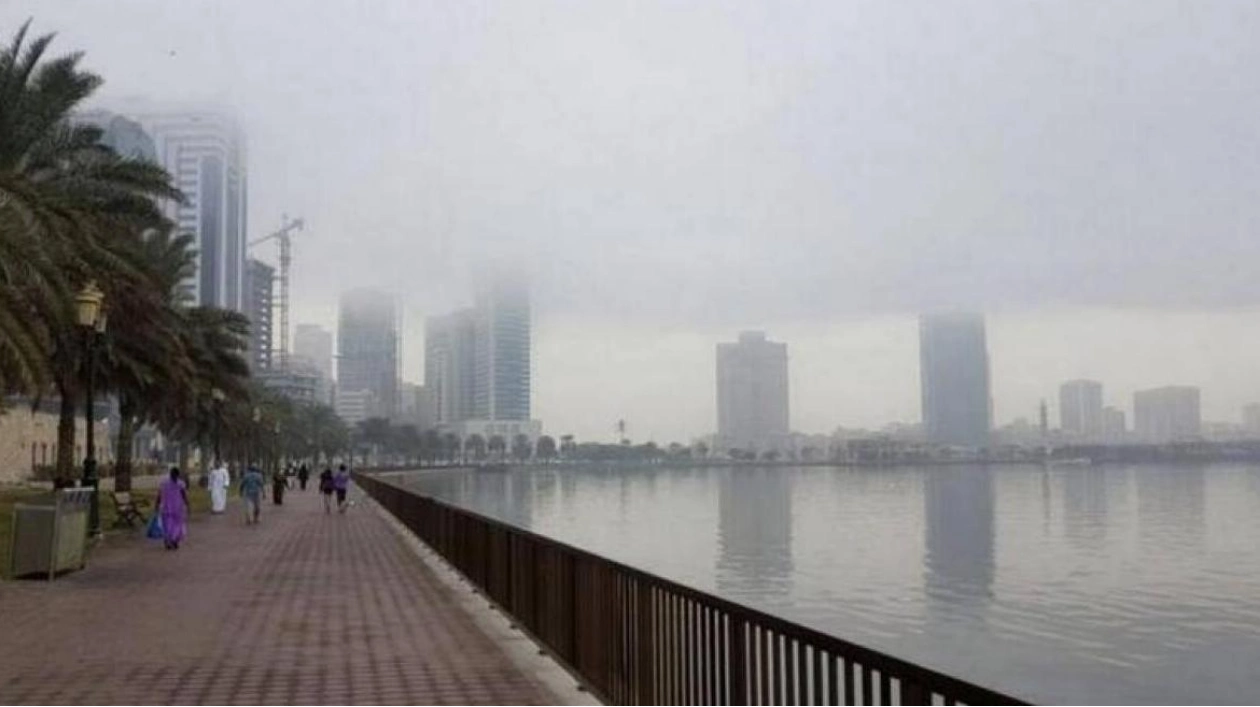 Fog Alerts Issued for Western UAE Areas on Monday