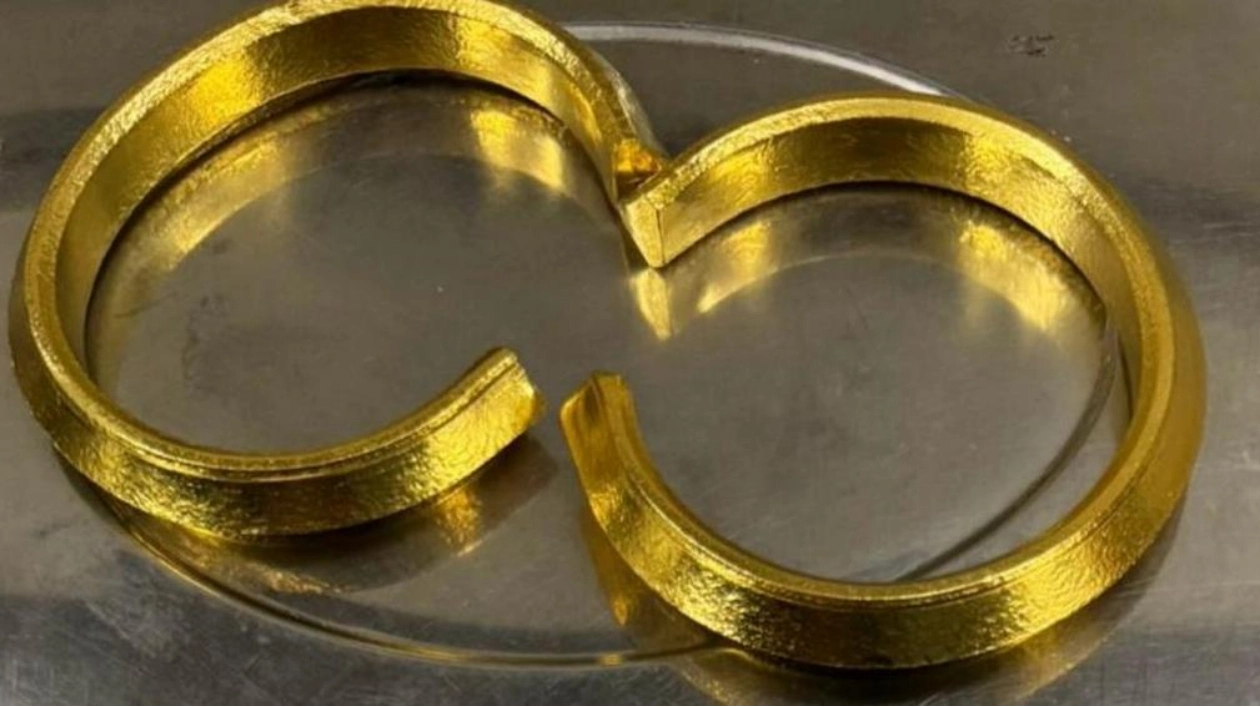 Dubai Passengers Caught Smuggling Gold into Delhi