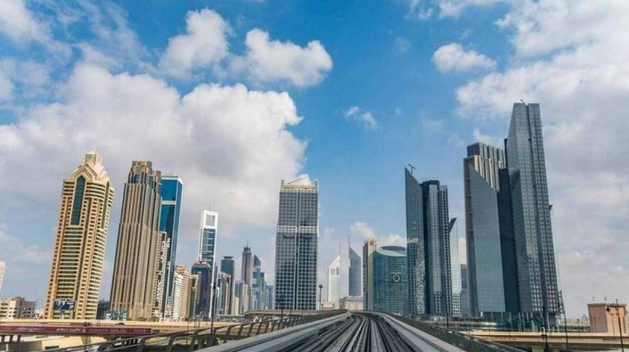 Today's Weather: Partly Cloudy with Dusty Winds and Varied Temperatures