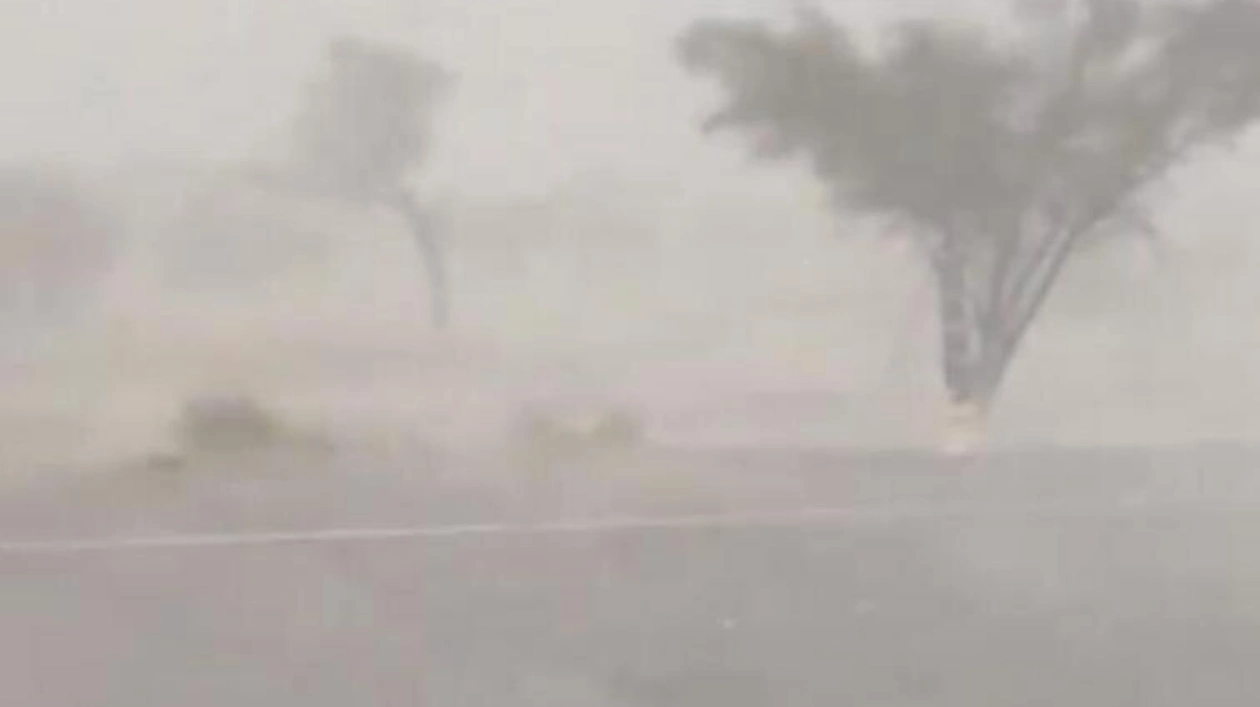 UAE Embassy in Muscat Advises Caution Amid Heavy Rains in Oman