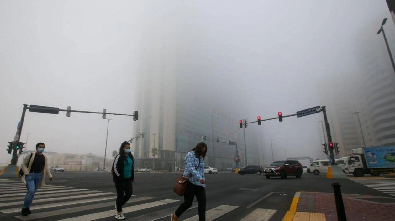 UAE Under Red and Yellow Fog Warnings