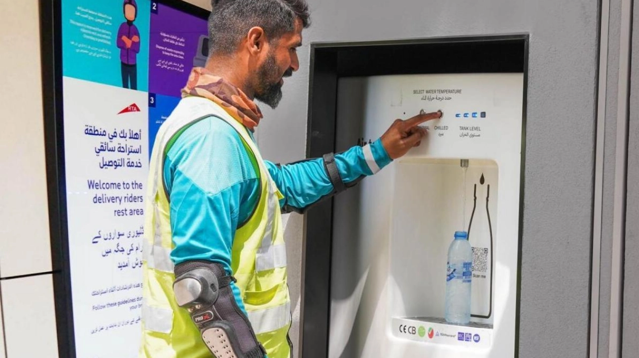 Dubai Installs Air-to-Water Dispensers for Delivery Riders