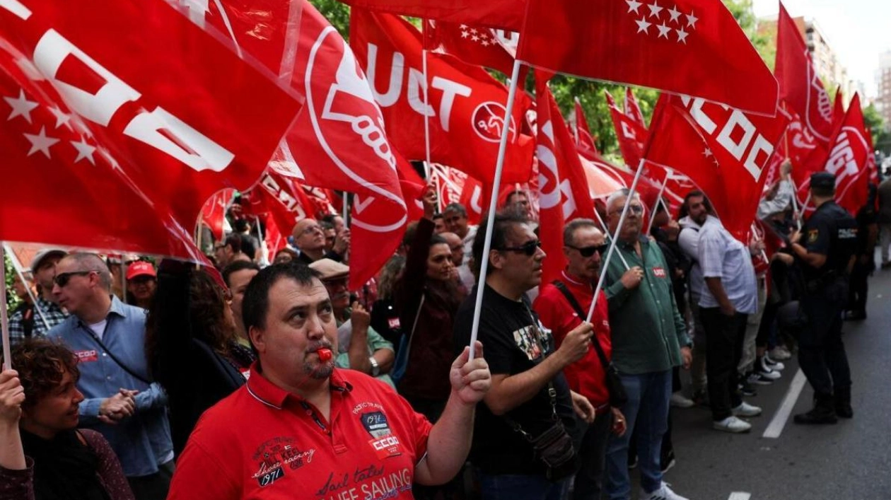 Trade Unions Push for Reduced Working Hours in Spain