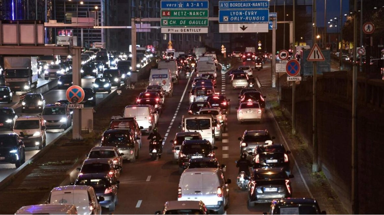 Paris to Enforce 50 km/h Speed Limit on Congested Ring Road