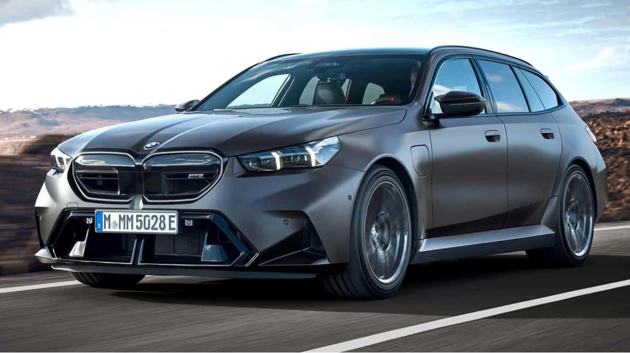 BMW Unveils the Long-Awaited M5 Touring: Coming to America