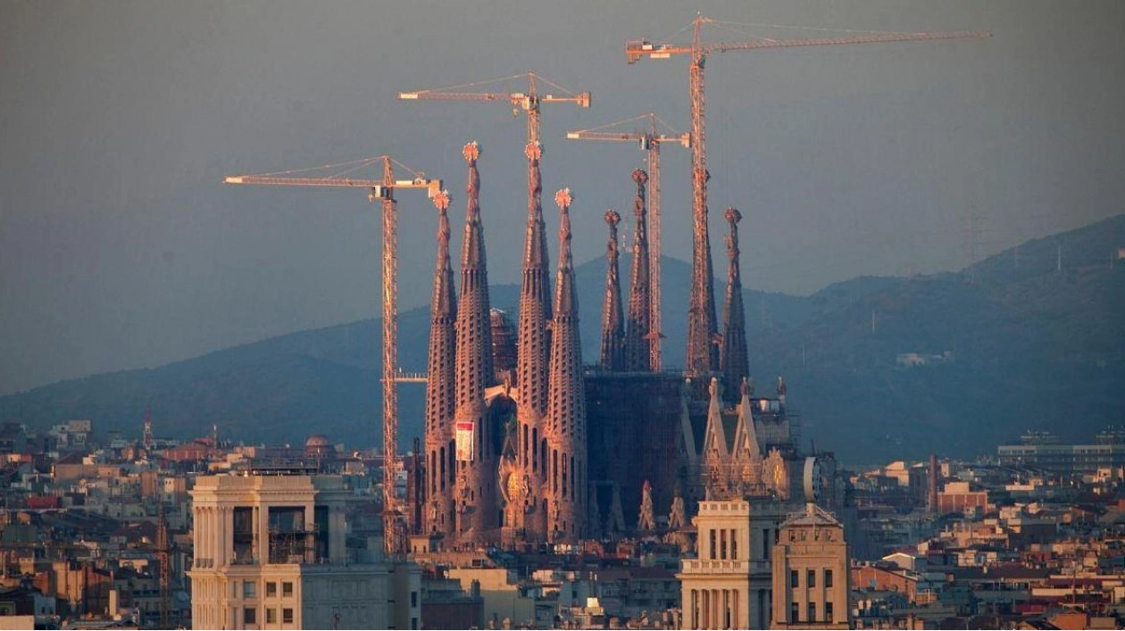 Sagrada Família Advances Towards Completion