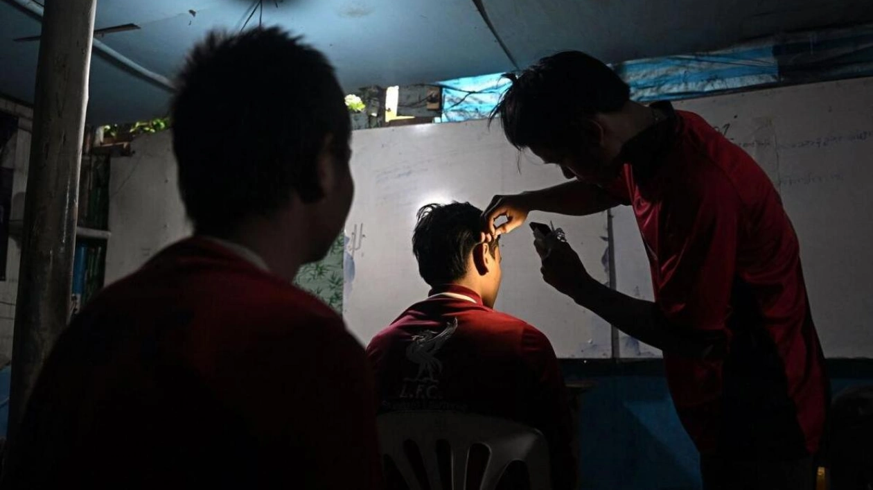 Acupuncture Helps Myanmar Refugees Battle Drug Addiction