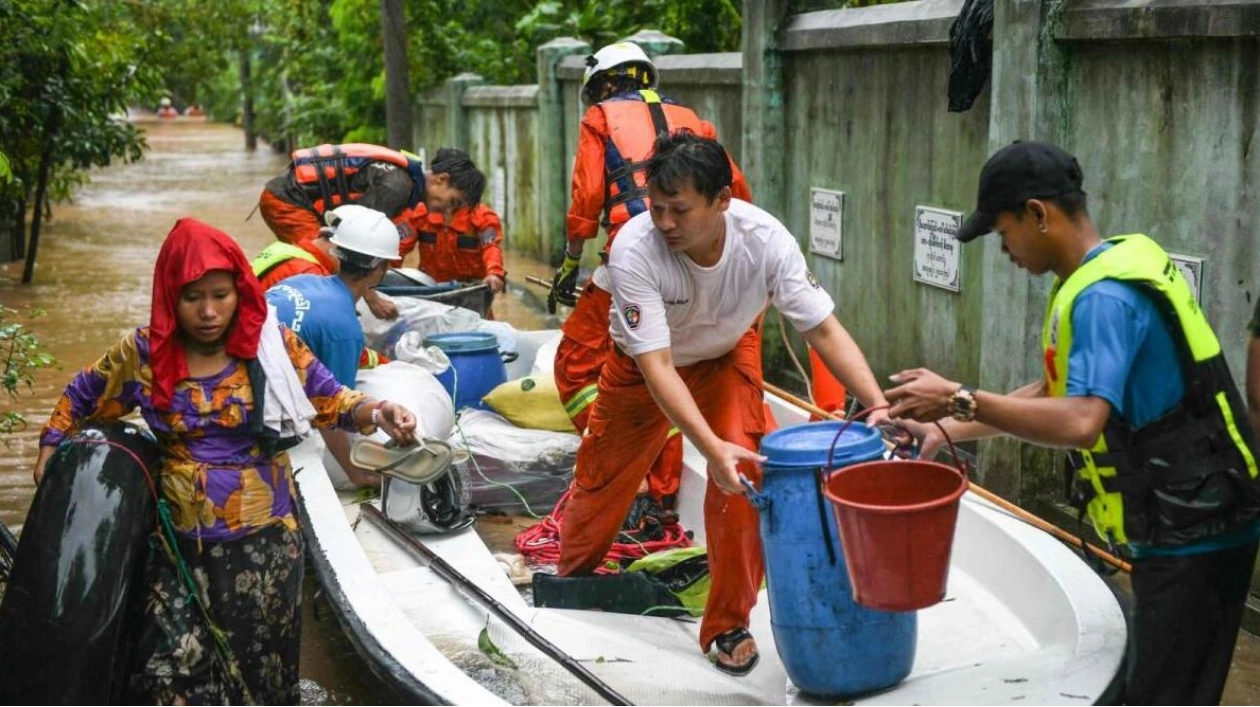 Myanmar Residents Flee Severe Flooding Caused by Typhoon Yagi