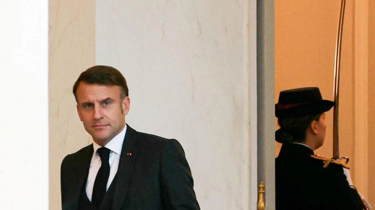 Macron Seeks New Prime Minister Amid Political Crisis