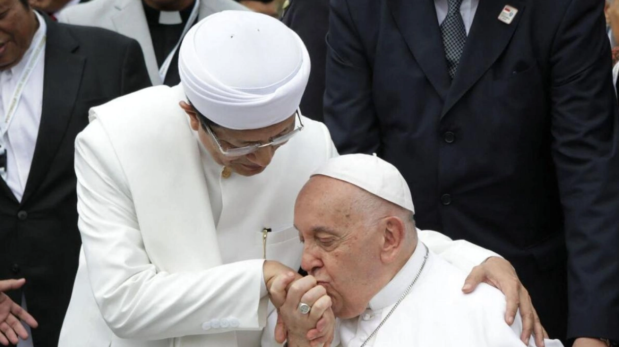 Pope Francis and Indonesian Imam Urge Against Using Religion to Incite Conflict