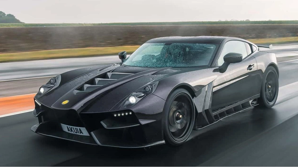 Ginetta Akula: A Lightweight, Naturally Aspirated Supercar with a Shark-Inspired Design