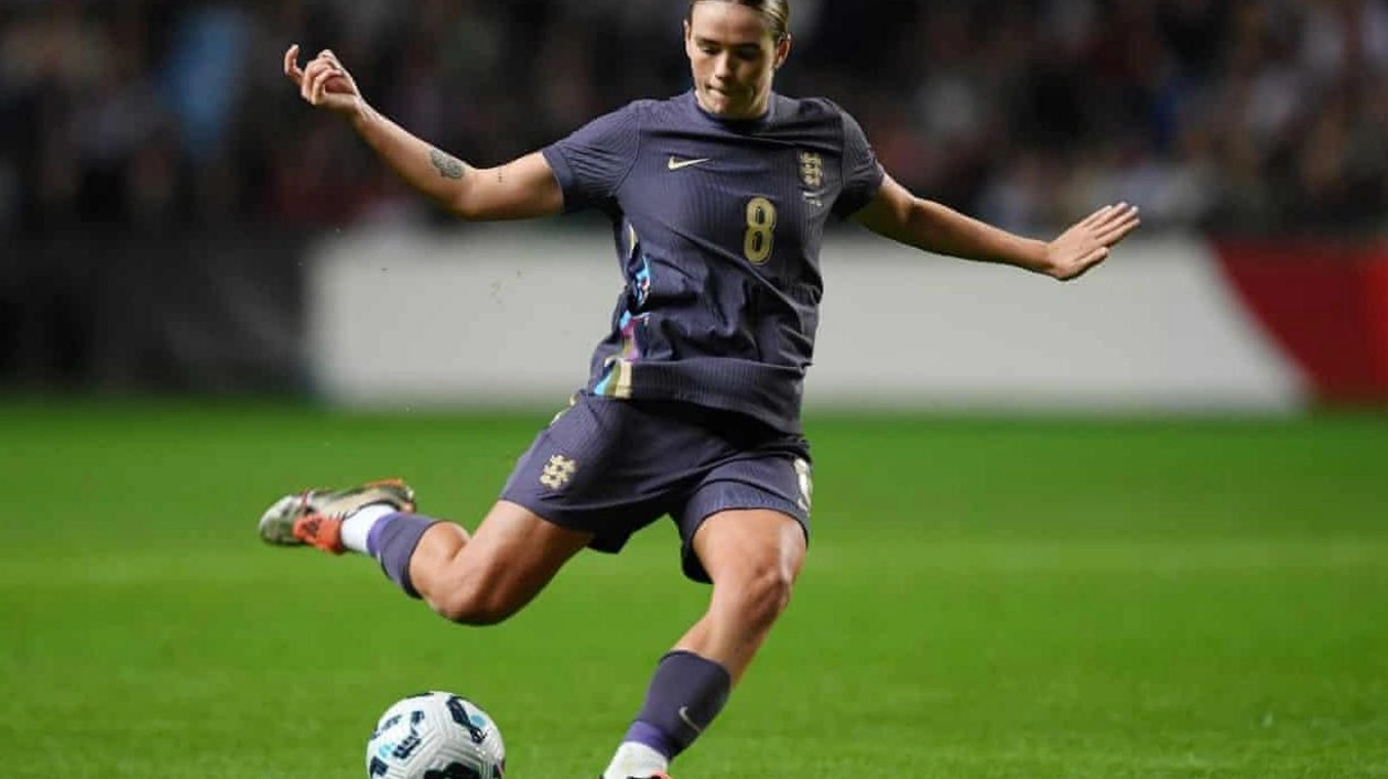 Grace Clinton: A Generational Midfielder for England