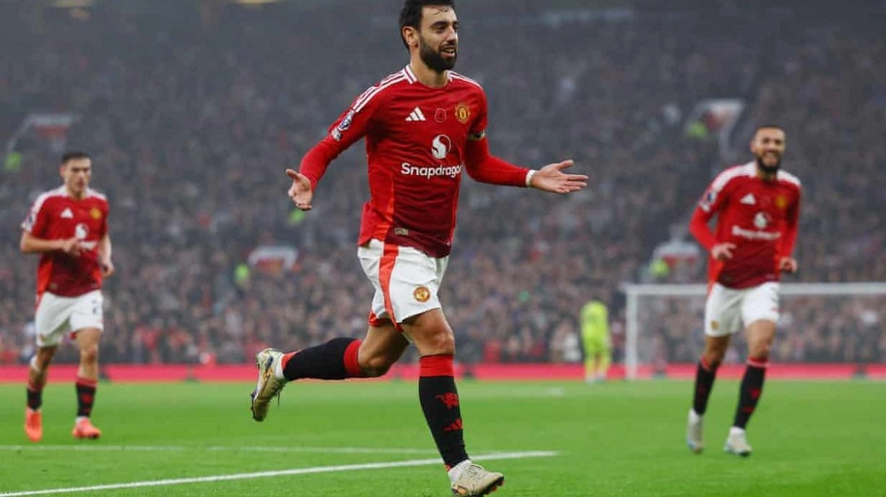 Van Nistelrooy's Final Flourish: United Rout Leicester