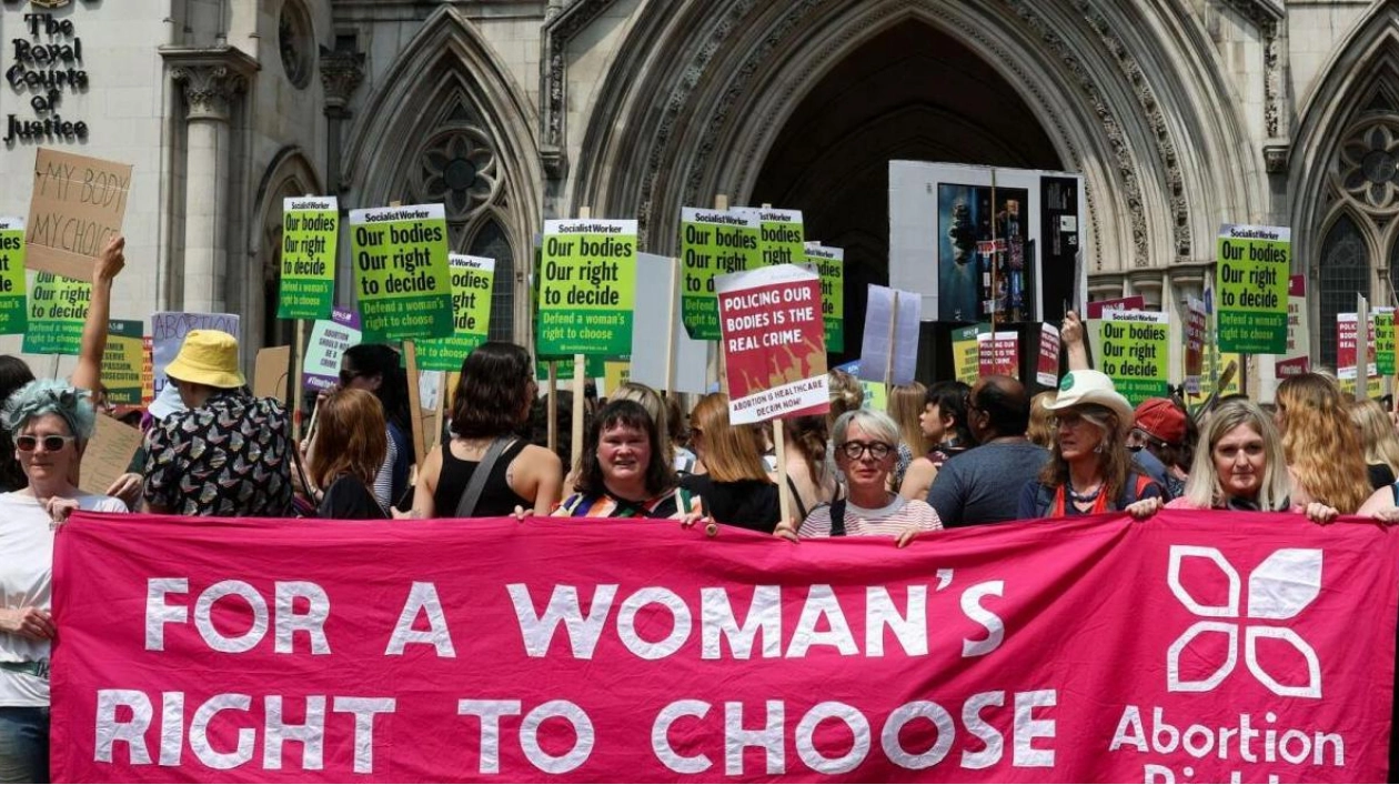 England and Wales to Enforce Protective Perimeters Around Abortion Clinics