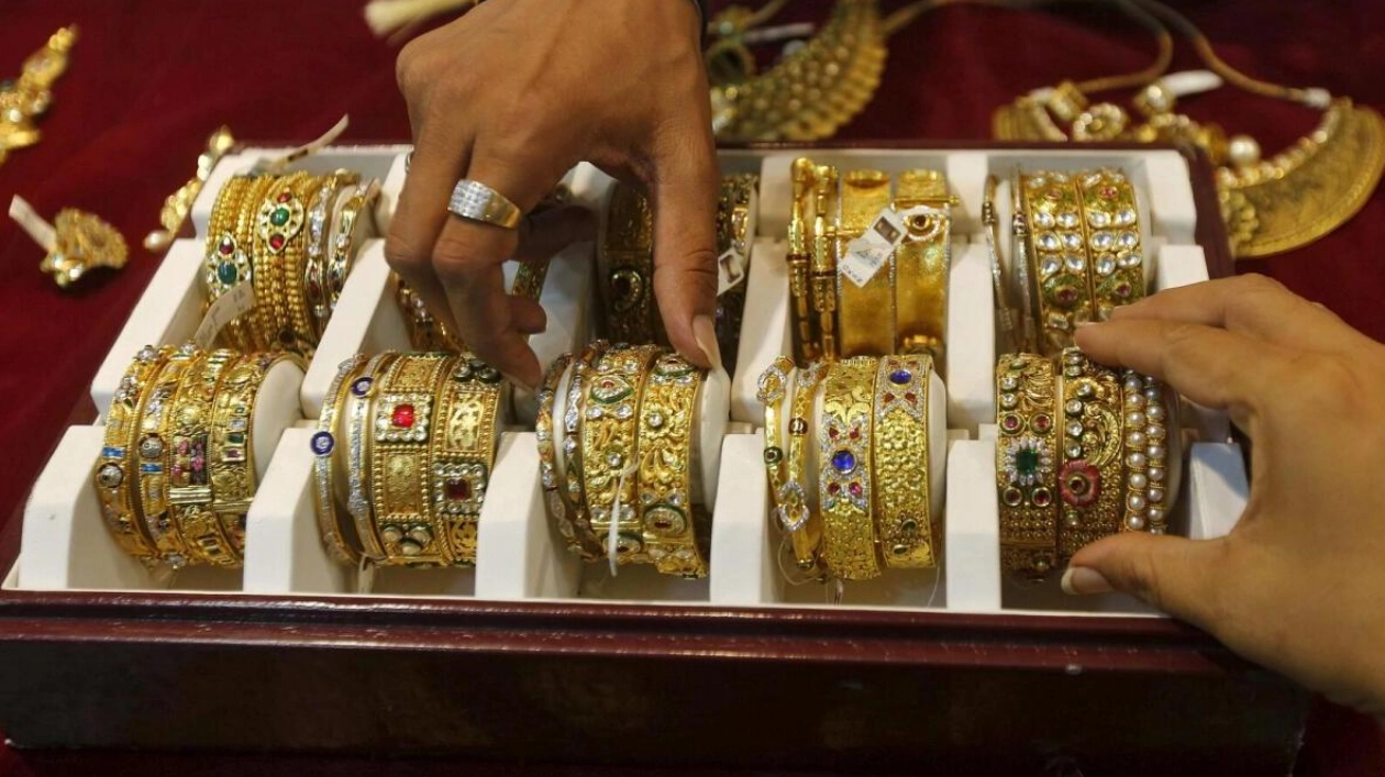 Gold Prices Surge in Dubai Market Opening