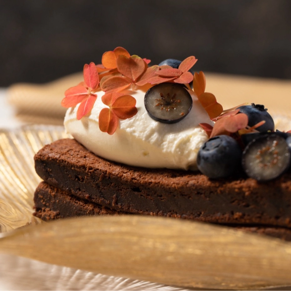 brownie with ice cream