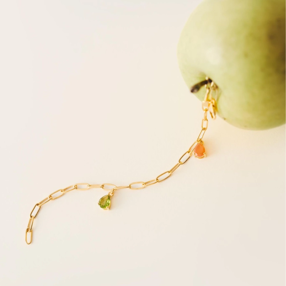 Bracelet attached to the apple