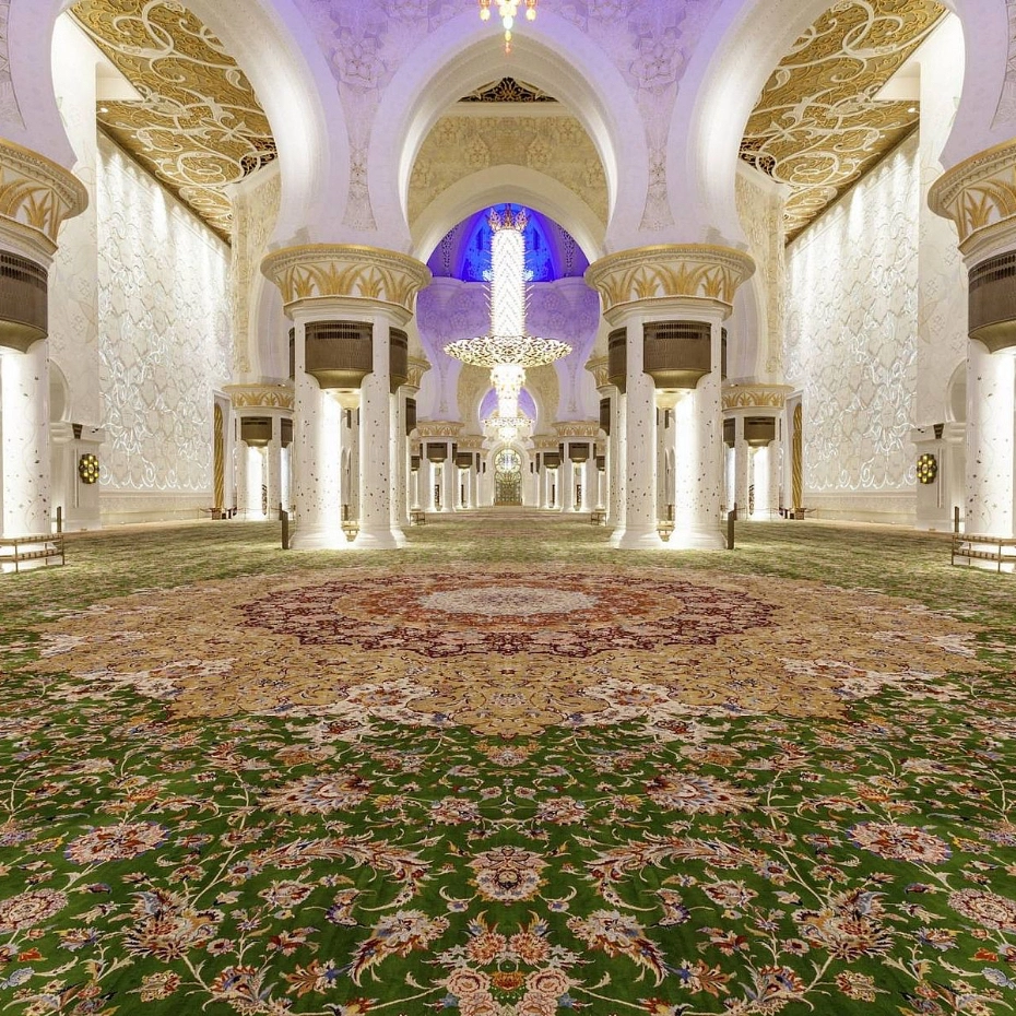 Sheikh Zayed Mosque carpet